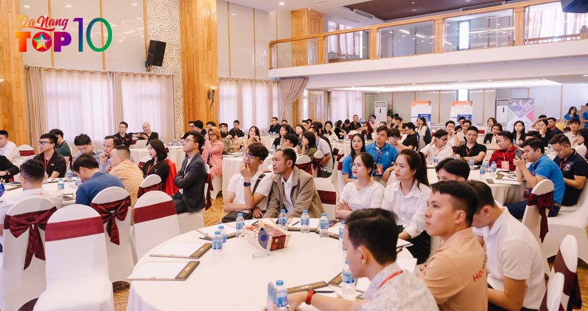 Workshop-martech-chu-de-go-bo-diem-mu-chia-se-goc-khuat-but-pha-20241-top10danang