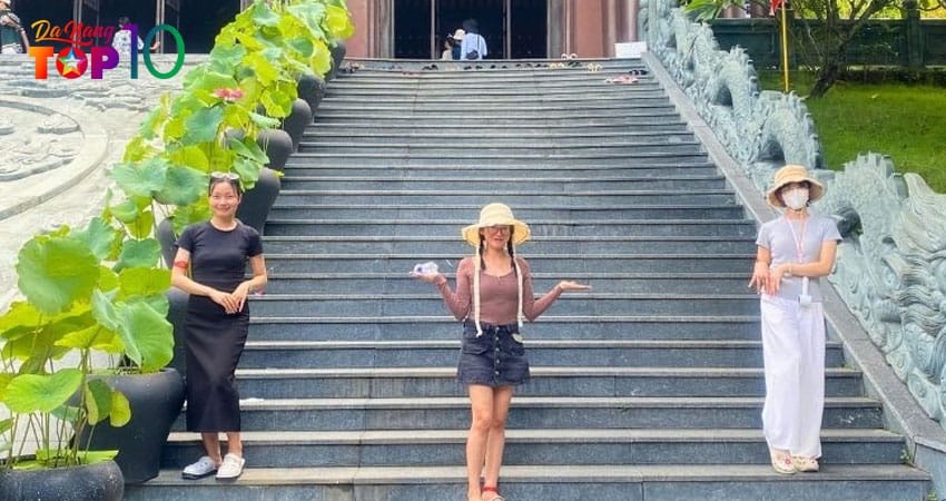 Team-building-an-tuong-tai-nui-than-tai-hanh-trinh-day-cam-hung-cung-team2-top10danang