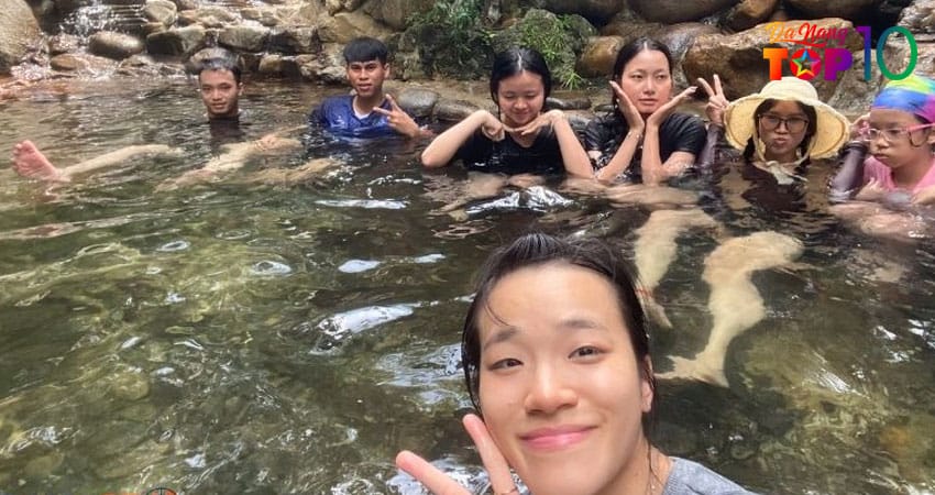Team-building-an-tuong-tai-nui-than-tai-hanh-trinh-day-cam-hung-cung-team7-top10danang