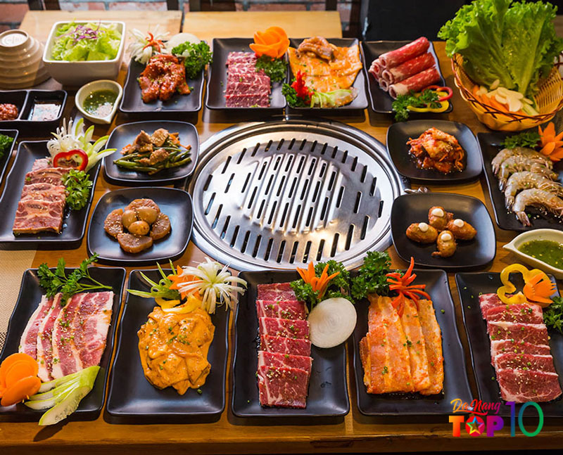 Thuong-thuc-bua-toi-am-cung-cung-nhung-nguoi-than-yeu-top10danang