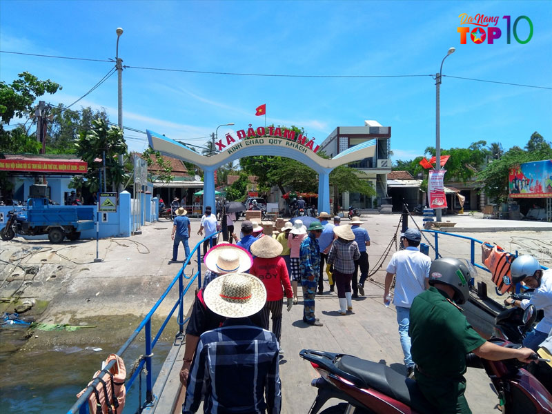 Huong-dan-di-chuyen-va-kham-pha-tam-hai-top10danang