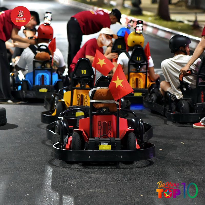 Dia-diem-phu-hop-cho-nhom-ban-gia-dinh-va-team-building-top10danang