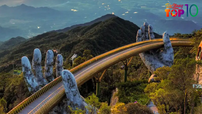 Tour-ba-na-hills-tron-goi-tiet-kiem-thoi-gian-va-trai-nghiem-tron-ven1-top10danang