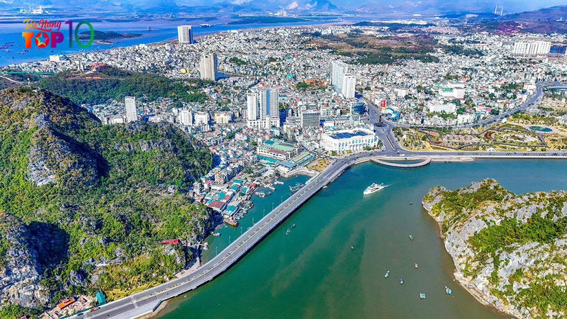 Kham-pha-quang-ninh-theo-cach-rieng-voi-nhung-goi-y-tu-quangninhtoplist-top10danang