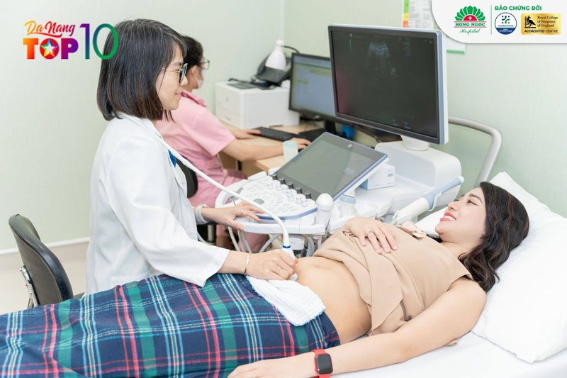 Bac-si-thuc-hien-sieu-am-giup-phat-hien-nhung-ton-thuong-du-la-nho-nhat-top10danang