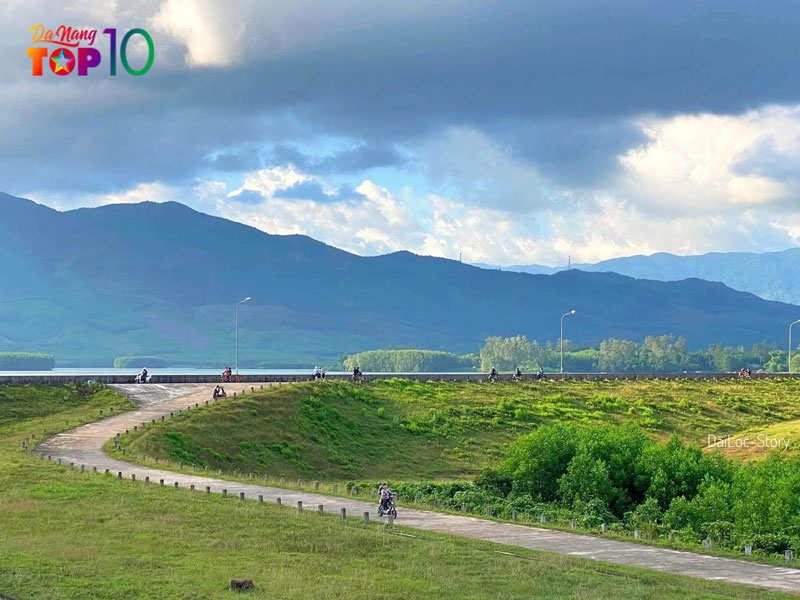 Du-lich-ho-khe-tan-buc-tranh-thien-nhien-thanh-binh-giua-nui-rung-top10danang