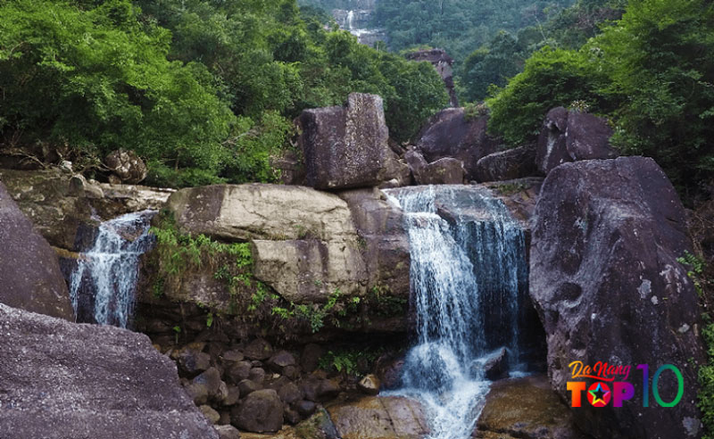 Tan-huong-khong-khi-trong-lanh-ben-suoi-top10danang