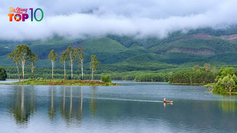 Thoi-diem-thich-hop-de-du-lich-ho-khe-tan-top10danang